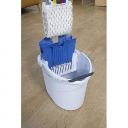 Насадка моп плоская Vileda Professional МикроЛайт УльтраСпид Мини микроволокно с абразивами/ПЭС 34х14 см белая (арт. производителя 517278) Насадка моп плоская Vileda Professional МикроЛайт УльтраСпид Мини микроволокно с абразивами/ПЭС 34х14 см белая (арт. производителя 517278)