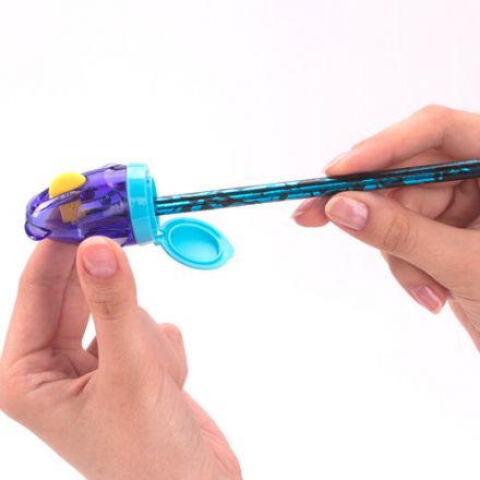 Точилка BRAUBERG "JET", 3 угла заточки, пластиковая с контейнером, ассорти, 223591 Точилка BRAUBERG "JET", 3 угла заточки, пластиковая с контейнером, ассорти, 223591