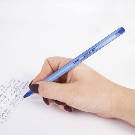 Ручка шариковая масляная BIC "Cristal Soft", СИНЯЯ, корпус тонированный, узел 1,2 мм, линия 0,35 мм, 951434 Ручка шариковая масляная BIC "Cristal Soft", СИНЯЯ, корпус тонированный, узел 1,2 мм, линия 0,35 мм, 951434