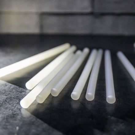 Клеевые стержни, диаметр 11 мм, длина 200 мм, белые, комплект 12 штук, BRAUBERG, европодвес, 670299 Клеевые стержни, диаметр 11 мм, длина 200 мм, белые, комплект 12 штук, BRAUBERG, европодвес, 670299