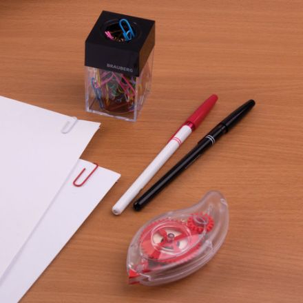 Скрепочница магнитная BRAUBERG со 100 цветными скрепками 28 мм, прозрачный корпус, 228401 Скрепочница магнитная BRAUBERG со 100 цветными скрепками 28 мм, прозрачный корпус, 228401