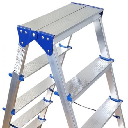 Стремянка двухсторонняя алюминиевая 5 ступеней TARKO 04205e Стремянка двухсторонняя алюминиевая 5 ступеней TARKO 04205e