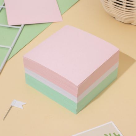 Блок для записей КОМУС запасной 9х9х5 цветной блок 80-100 г Блок для записей КОМУС запасной 9х9х5 цветной блок 80-100 г