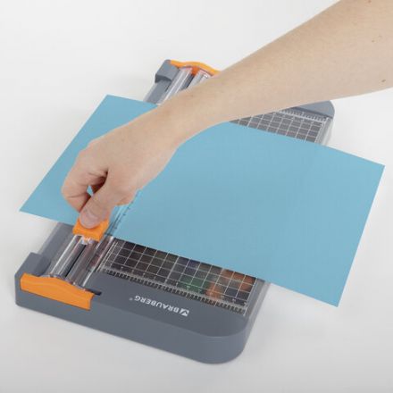 Резак роликовый с органайзером BRAUBERG SPECIAL, до 12 л., длина реза 310 мм, А4, 532329 Резак роликовый с органайзером BRAUBERG SPECIAL, до 12 л., длина реза 310 мм, А4, 532329