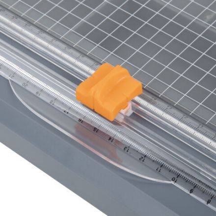 Резак роликовый с органайзером BRAUBERG SPECIAL, до 12 л., длина реза 310 мм, А4, 532329 Резак роликовый с органайзером BRAUBERG SPECIAL, до 12 л., длина реза 310 мм, А4, 532329