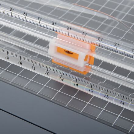 Резак роликовый с органайзером BRAUBERG SPECIAL, до 12 л., длина реза 310 мм, А4, 532329 Резак роликовый с органайзером BRAUBERG SPECIAL, до 12 л., длина реза 310 мм, А4, 532329