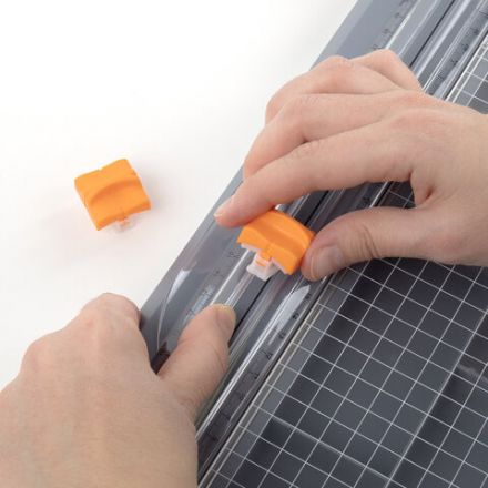 Резак роликовый с органайзером BRAUBERG SPECIAL, до 12 л., длина реза 310 мм, А4, 532329 Резак роликовый с органайзером BRAUBERG SPECIAL, до 12 л., длина реза 310 мм, А4, 532329