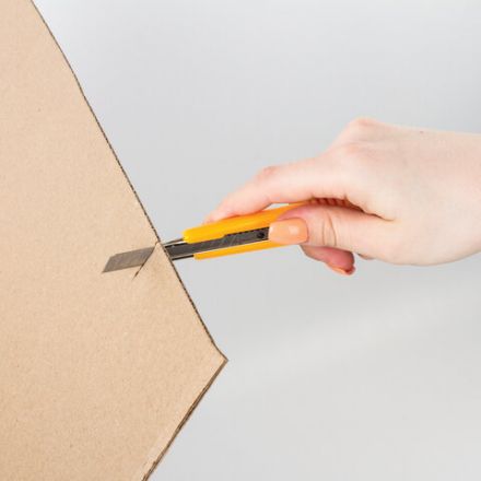 Нож канцелярский 9 мм BRAUBERG "Standard", автофиксатор, корпус ассорти, блистер, 230916