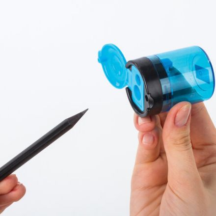 Точилка BRAUBERG "Office Round", 2 отверстия для чернографитных карандашей (в том числе утолщенных), с контейнером, ассорти, 228446 Точилка BRAUBERG "Office Round", 2 отверстия для чернографитных карандашей (в том числе утолщенных), с контейнером, ассорти, 228446