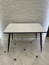 Стол обеденный "Винтерберг" 110*70, ЛДСП 22мм+пластик, Дуб , опоры металл Стол обеденный "Винтерберг" 110*70, ЛДСП 22мм+пластик, Дуб , опоры металл