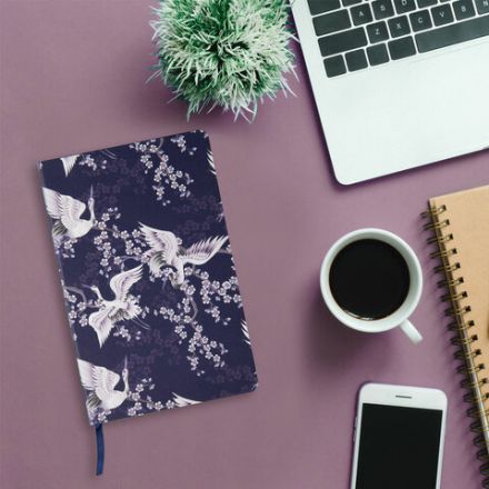 Ежедневник недатированный А5 (138х213 мм), BRAUBERG VISTA, под кожу, гибкий, 136 л., "Cranes", 112025 Ежедневник недатированный А5 (138х213 мм), BRAUBERG VISTA, под кожу, гибкий, 136 л., "Cranes", 112025