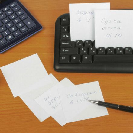 Блок для записей STAFF в подставке прозрачной, куб 9х9х9 см, белый, белизна 90-92%, 129201 Блок для записей STAFF в подставке прозрачной, куб 9х9х9 см, белый, белизна 90-92%, 129201