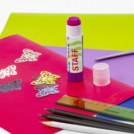 Клей-карандаш STAFF EVERYDAY, 16 г, обесцвечивающийся после высыхания, 226620 Клей-карандаш STAFF EVERYDAY, 16 г, обесцвечивающийся после высыхания, 226620